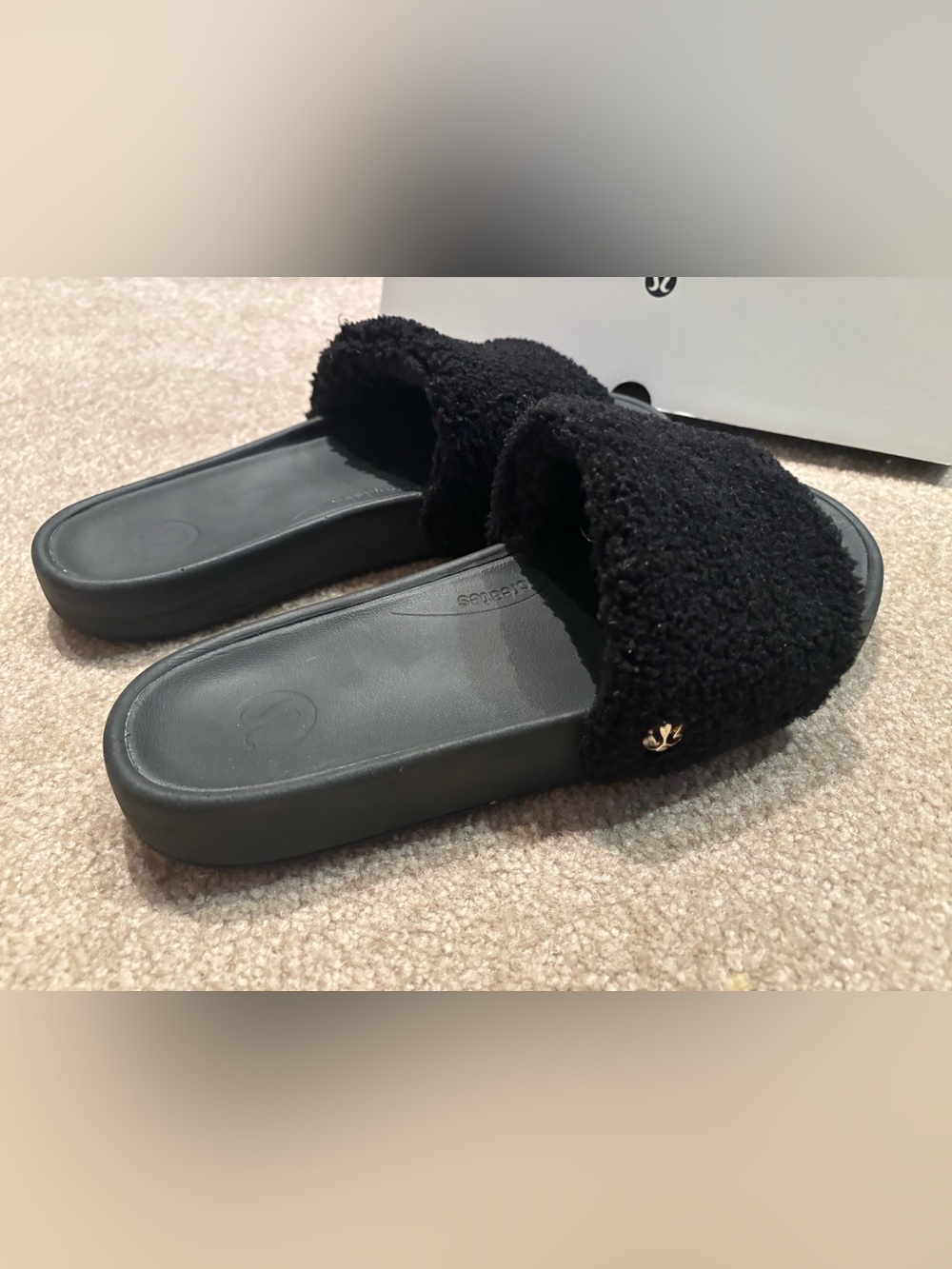 Lululemon Women’s Restfeel Plush Black Fleece Comfort Slide Sandals Size 11